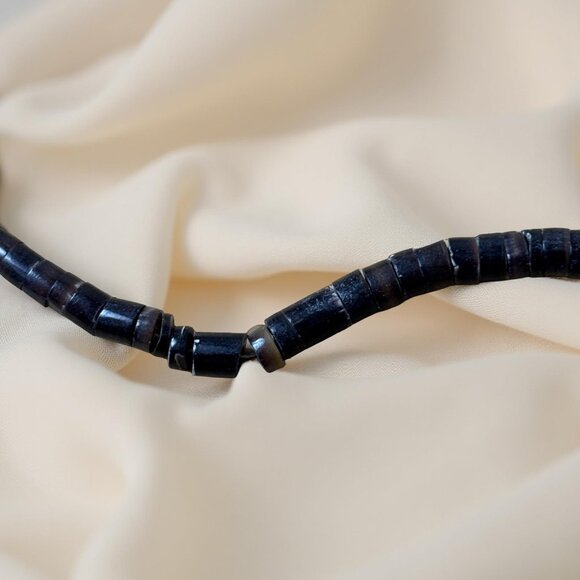 Kewa / Santo Domingo-Style Shell Heishi Necklace, Inlay Tab Pendant, 16″ - Picture 6 of 11